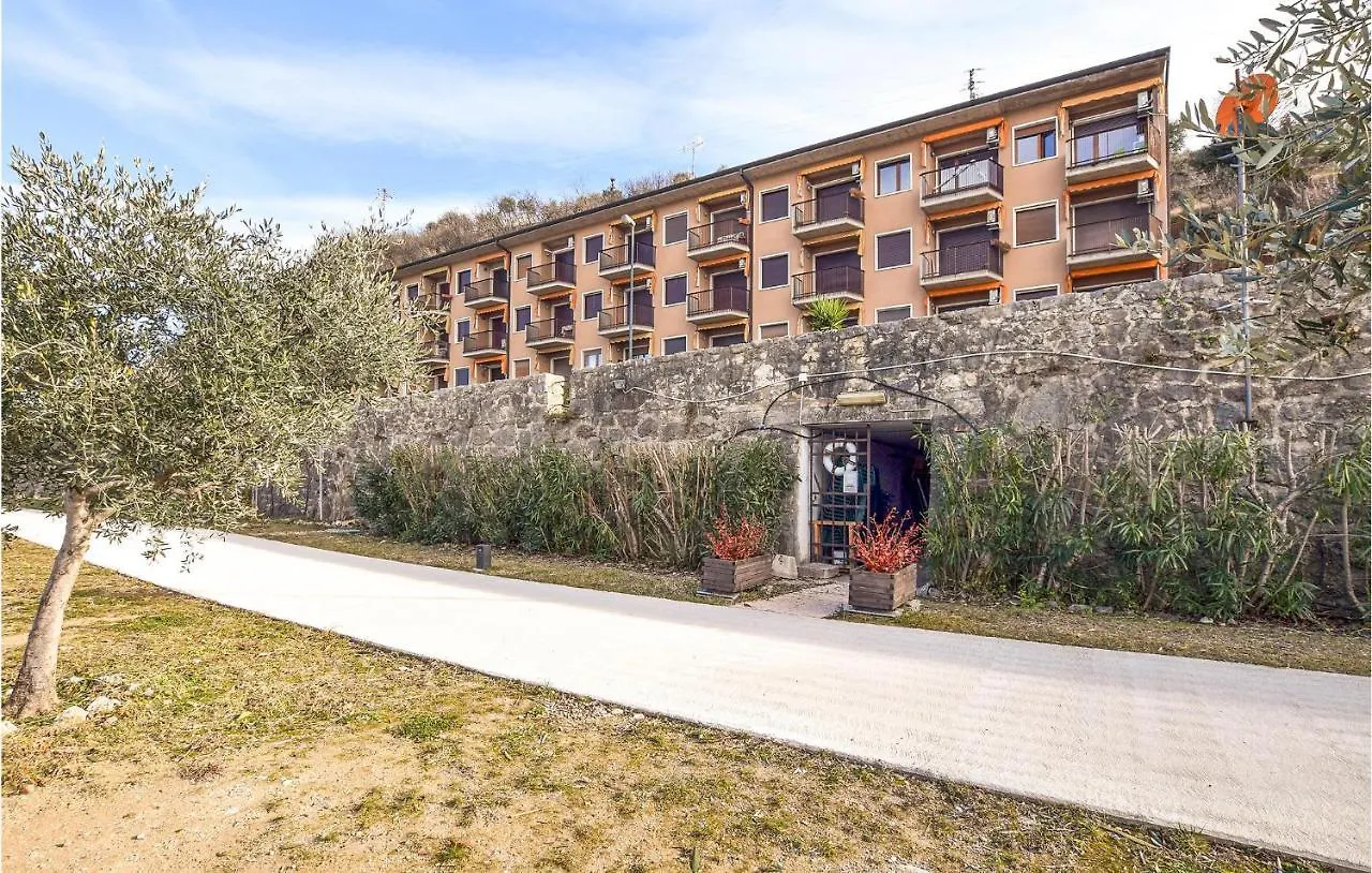 Gorgeous Apartment In Castelletto Di Brenz, Pai