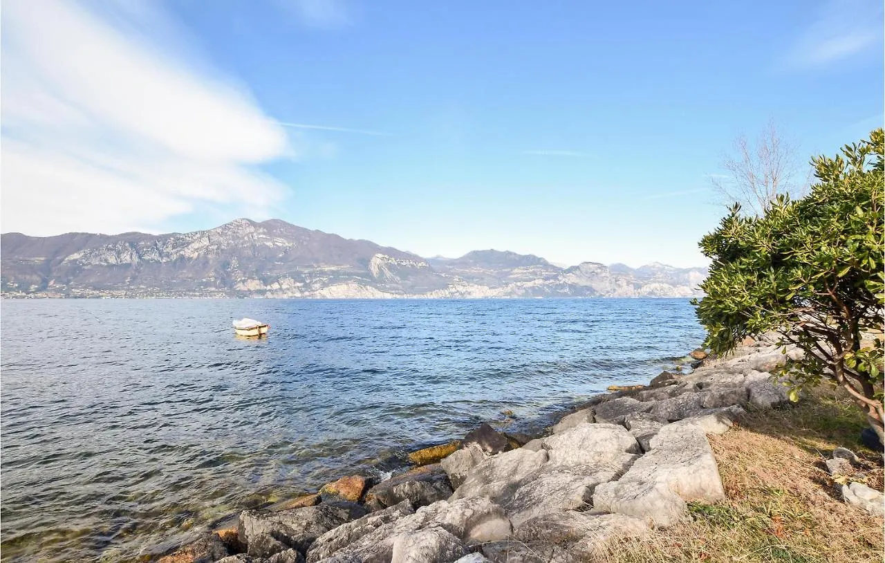 Gorgeous Apartment In Castelletto Di Brenz, Pai 0*,  Italia