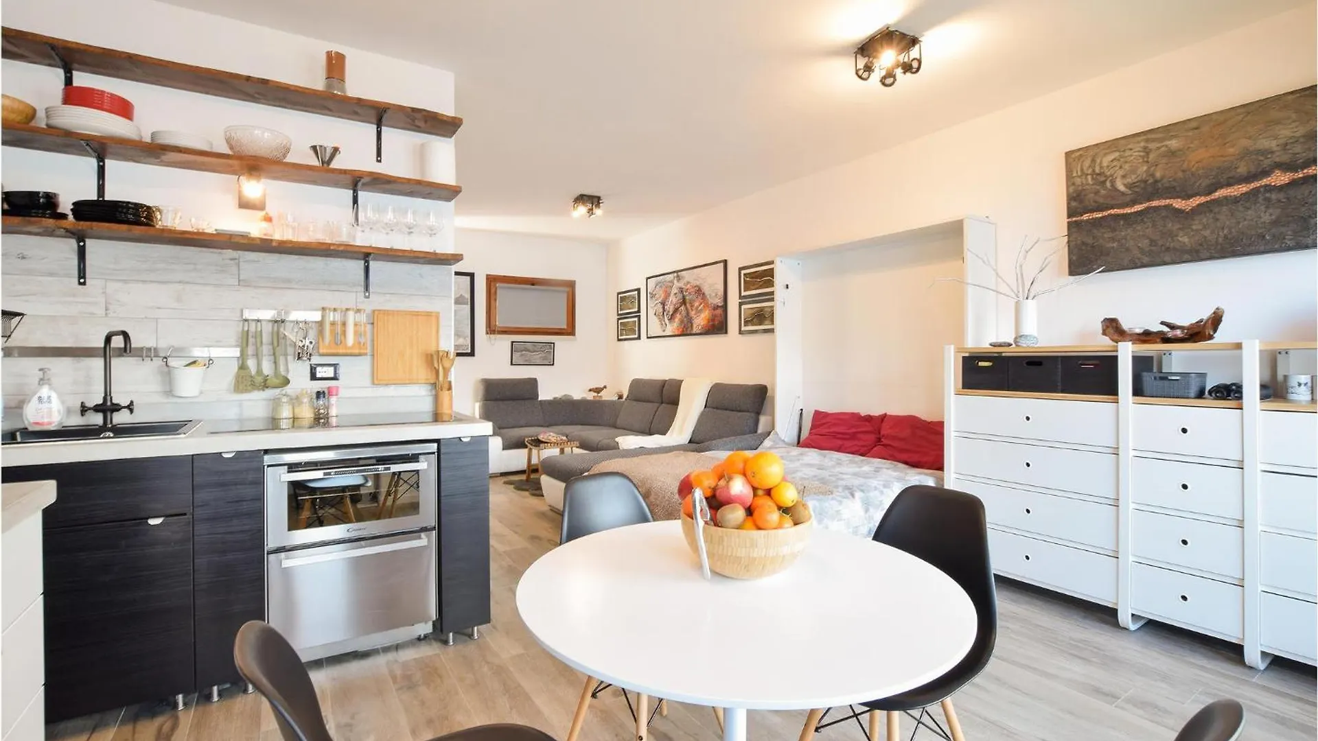 Gorgeous Apartment In Castelletto Di Brenz, Pai